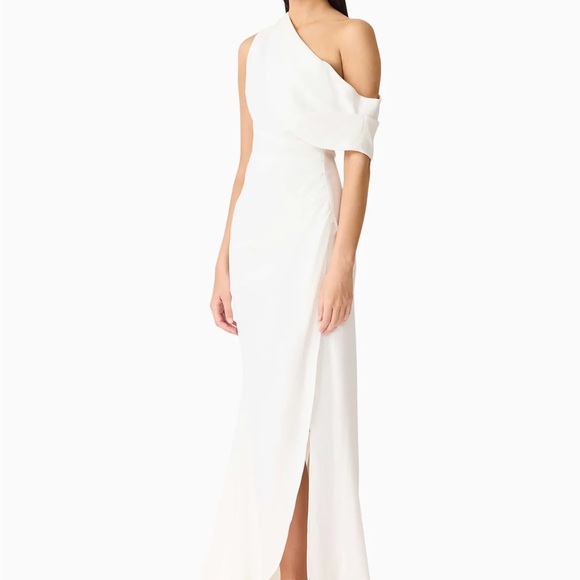 Elliatt White One-Shoulder Gown - Picture 3 of 8